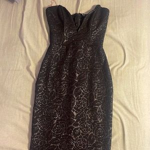 Sweetheart strapless dress in a size small.